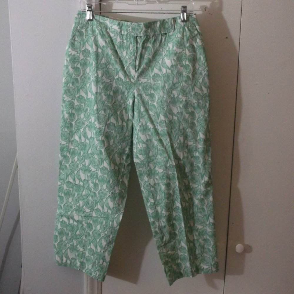 NWT Izod Green Tulip Cropped Pants 10 Stretch Christmas Gift